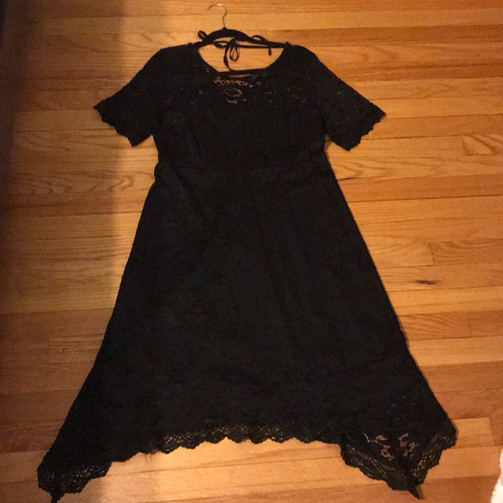 Gorgeous black lace maternity dress Pea in a pod